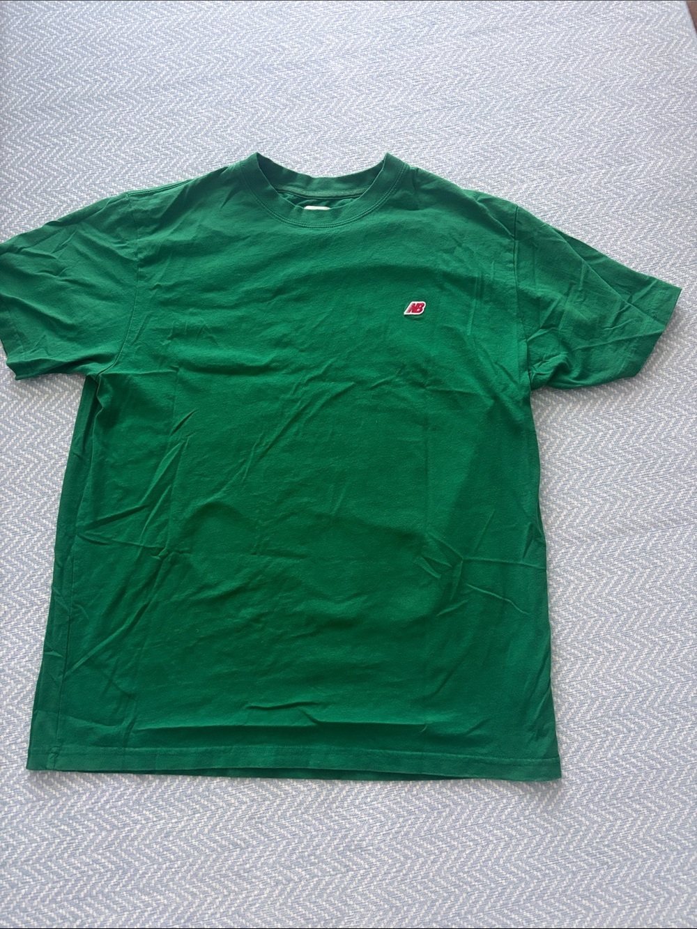 Men’s green new balance t-shirt